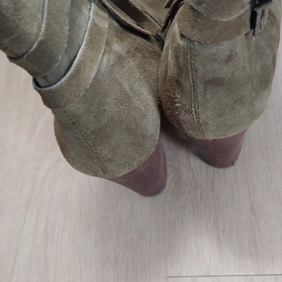 Anthropologie Holding Horses Olive Green suede Heels Bootie Size-39 US 8.5-9 - Picture 6 of 10